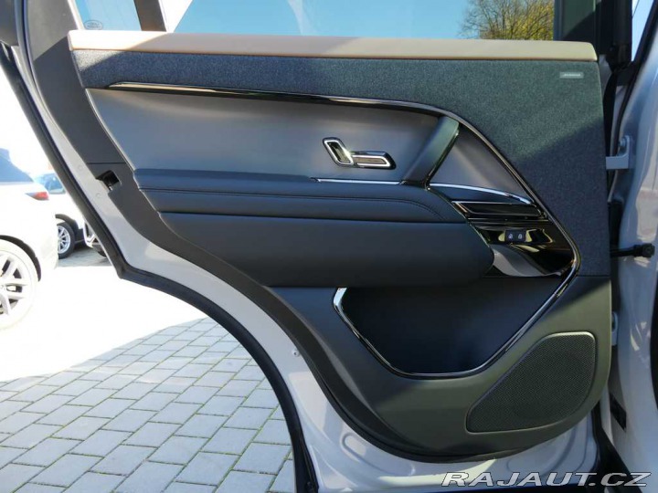 Land Rover Range Rover Sport Dynamic SE D300 2025