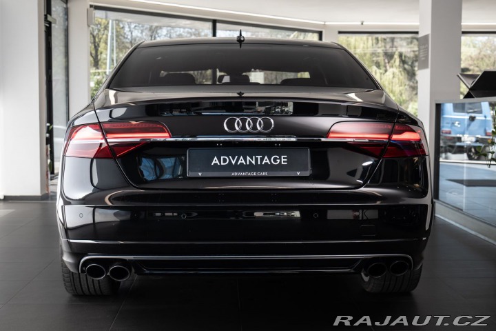 Audi S8  2016