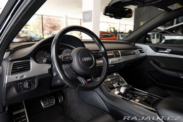 Audi S8  2016
