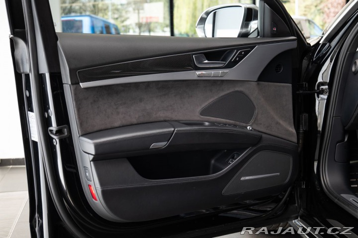 Audi S8  2016