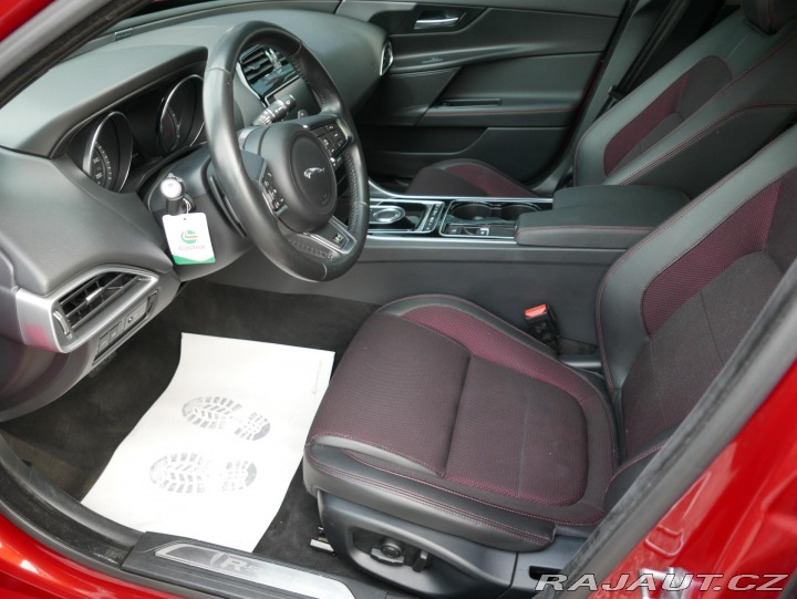 Jaguar XE 2,0 D 180 R-Sport REZERVA 2016