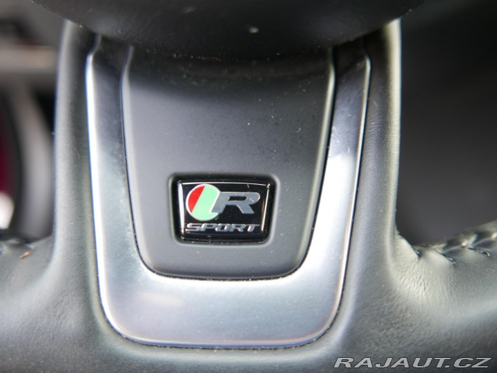 Jaguar XE 2,0 D 180 R-Sport REZERVA 2016