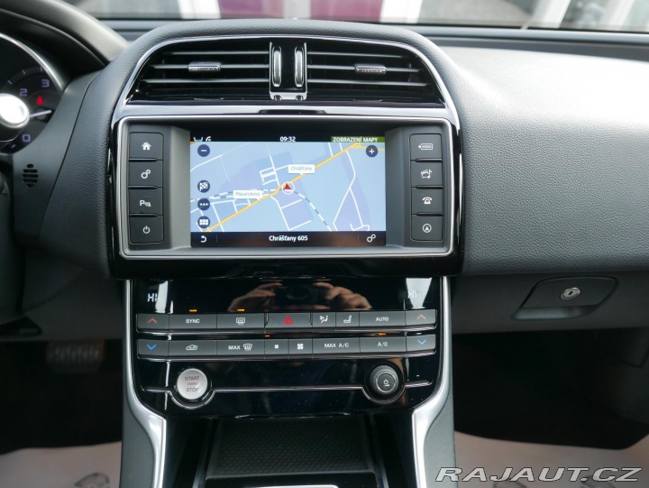 Jaguar XE 2,0 D 180 R-Sport REZERVA 2016