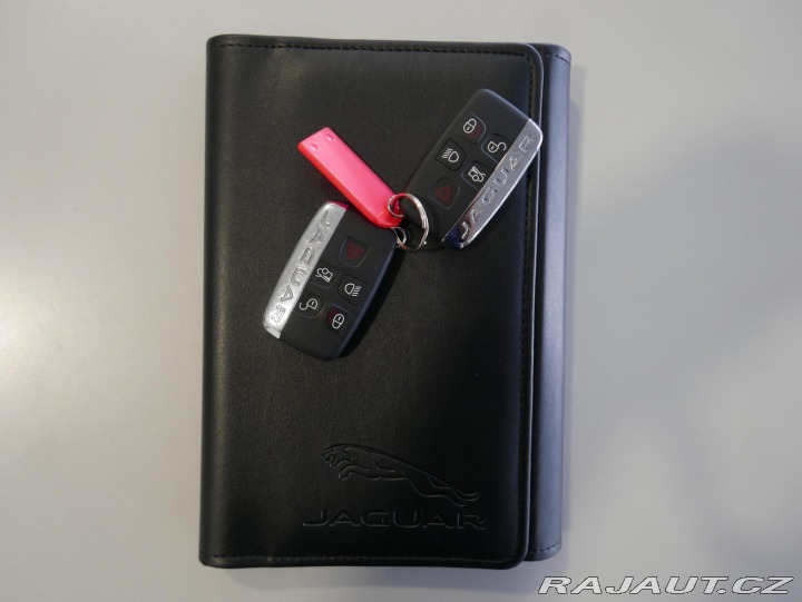 Jaguar XE 2,0 D 180 R-Sport REZERVA 2016