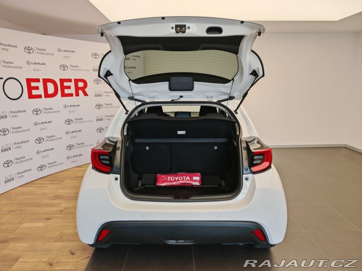 Toyota Yaris 1.5 Hybrid e-CVT Style 2024