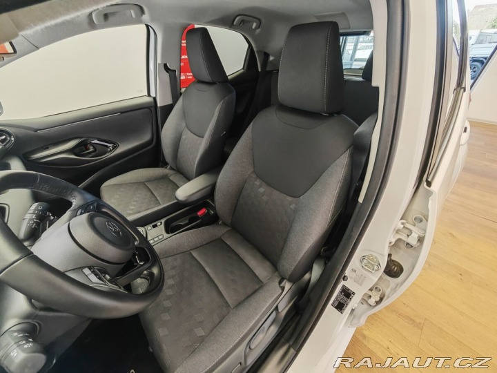 Toyota Yaris 1.5 Hybrid e-CVT Style 2024