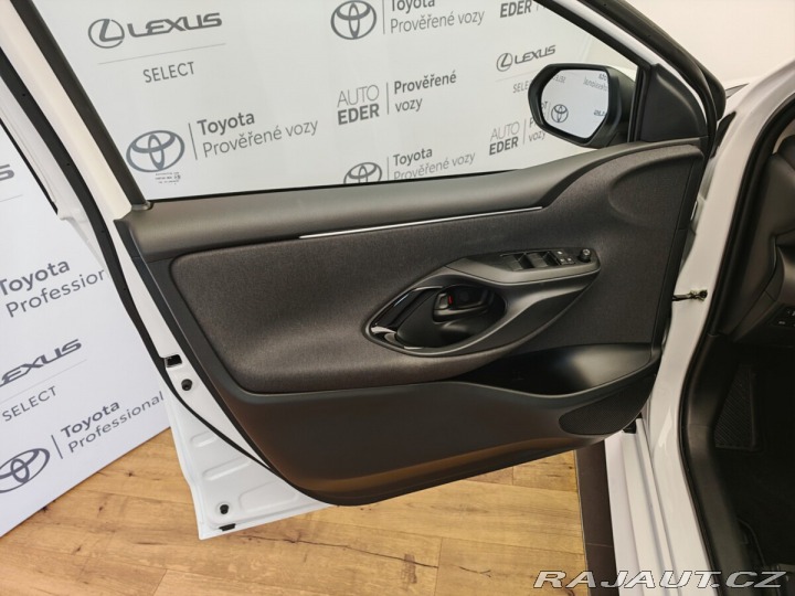 Toyota Yaris 1.5 Hybrid e-CVT Style 2024