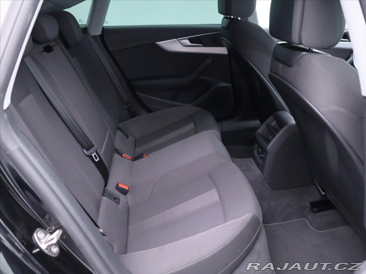 Audi A5 2,0 45TFSI Quattro Advanc 2022