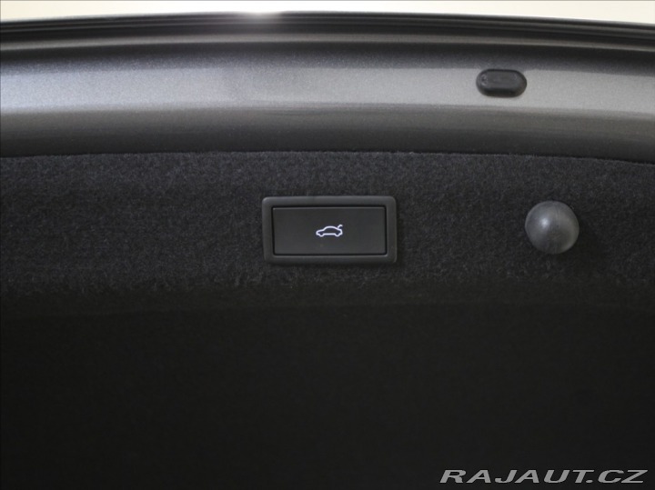 Škoda Octavia 1,5 TSi 110kW Top Sel.5L. 2024