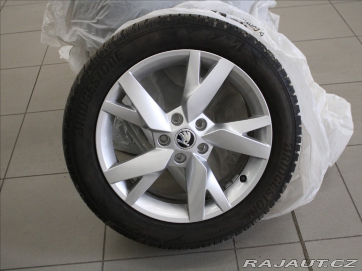 Škoda Octavia 1,5 TSi 110kW Top Sel.5L. 2024