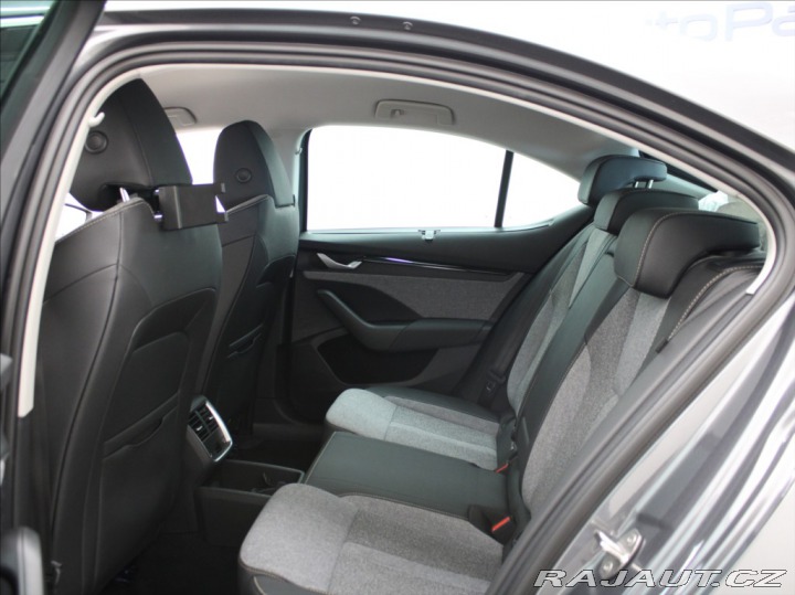 Škoda Octavia 1,5 TSi 110kW Top Sel.5L. 2024