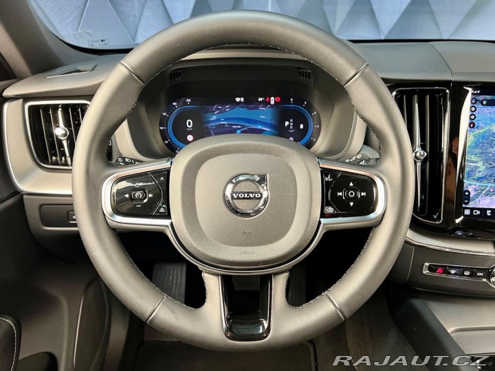 Volvo XC60 B4 AWD, KEYLESS, ACC 2024