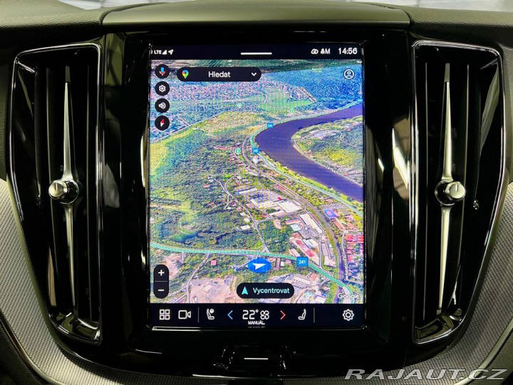 Volvo XC60 B4 AWD, KEYLESS, ACC 2024