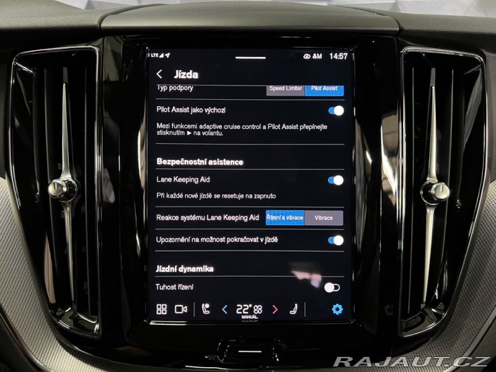 Volvo XC60 B4 AWD, KEYLESS, ACC 2024