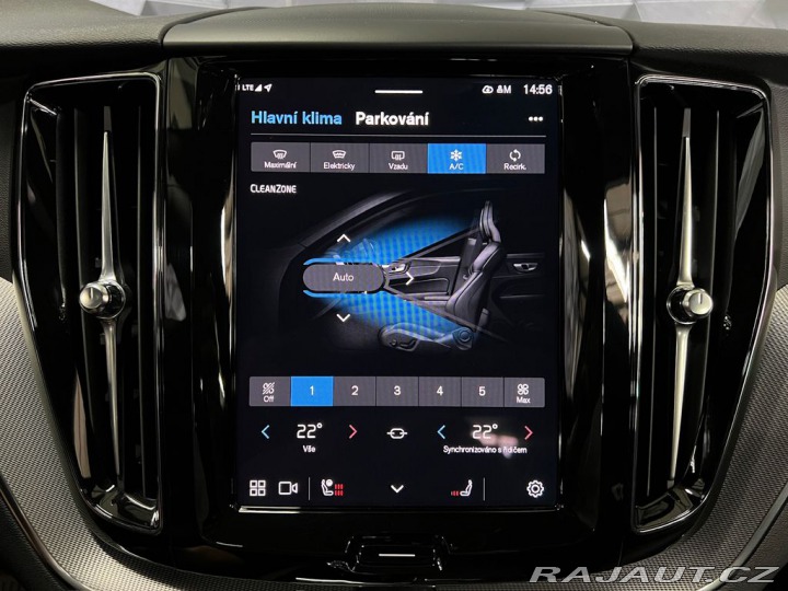 Volvo XC60 B4 AWD, KEYLESS, ACC 2024