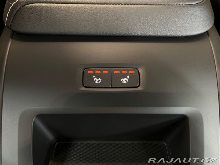 Volvo XC60 B4 AWD, KEYLESS, ACC 2024