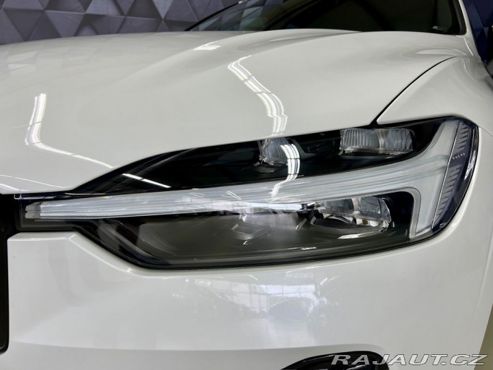 Volvo XC60 B4 AWD, KEYLESS, ACC 2024