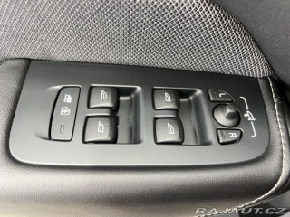 Volvo XC60 145KW B4 AWD, KEYLESS, AC 2024