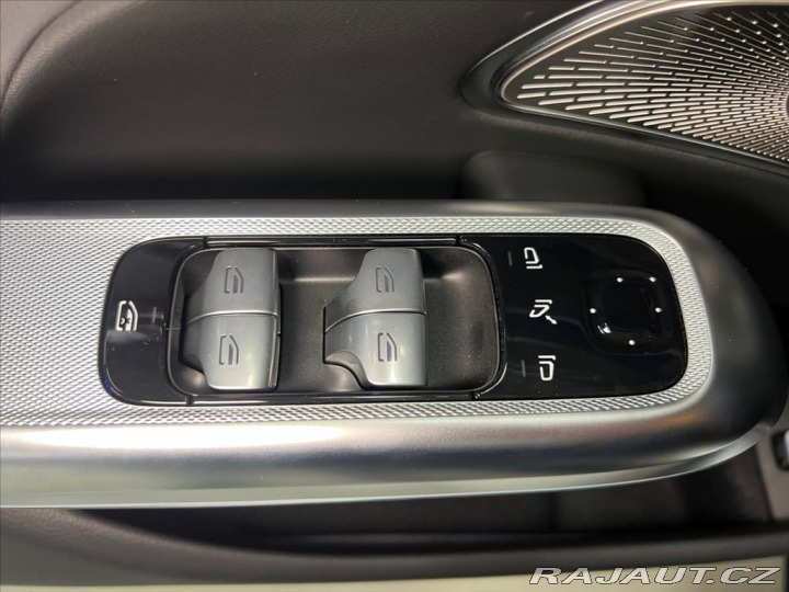 Mercedes-Benz E 220d 4M AMG, PANORAMA, TA 2025