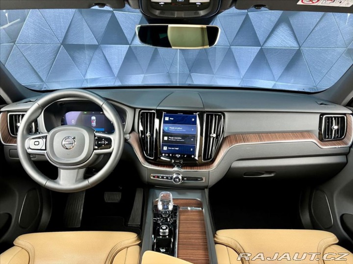 Volvo XC60 T6 AWD RECHARGE, LED, PAN 2023