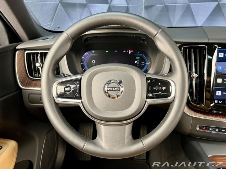 Volvo XC60 T6 AWD RECHARGE, PANORAMA 2023