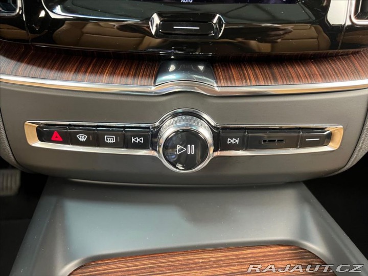 Volvo XC60 T6 AWD RECHARGE, PANORAMA 2023