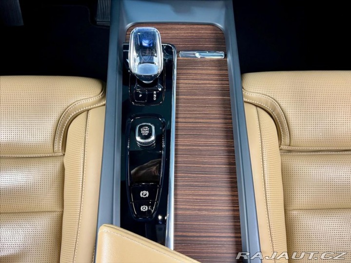 Volvo XC60 T6 AWD RECHARGE, PANORAMA 2023