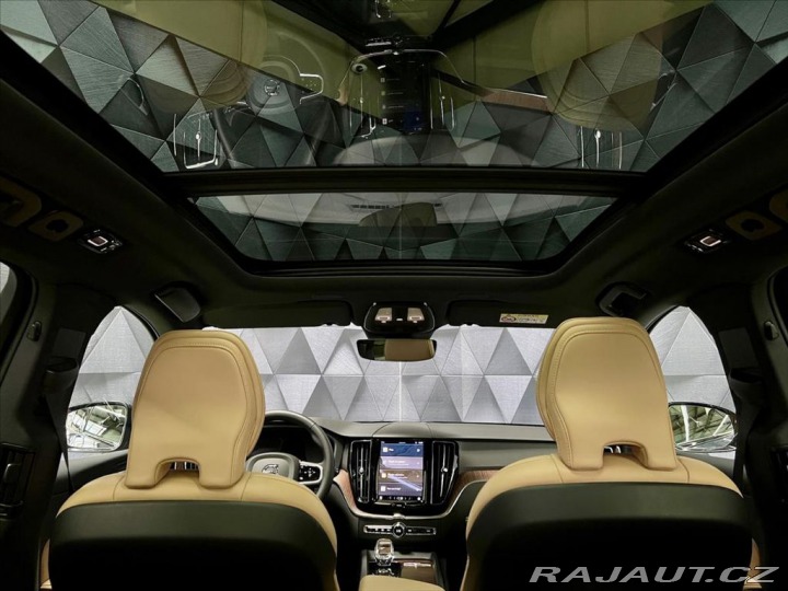 Volvo XC60 T6 AWD RECHARGE, PANORAMA 2023