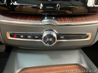 Volvo XC60 T6 AWD RECHARGE, LED, PAN 2023