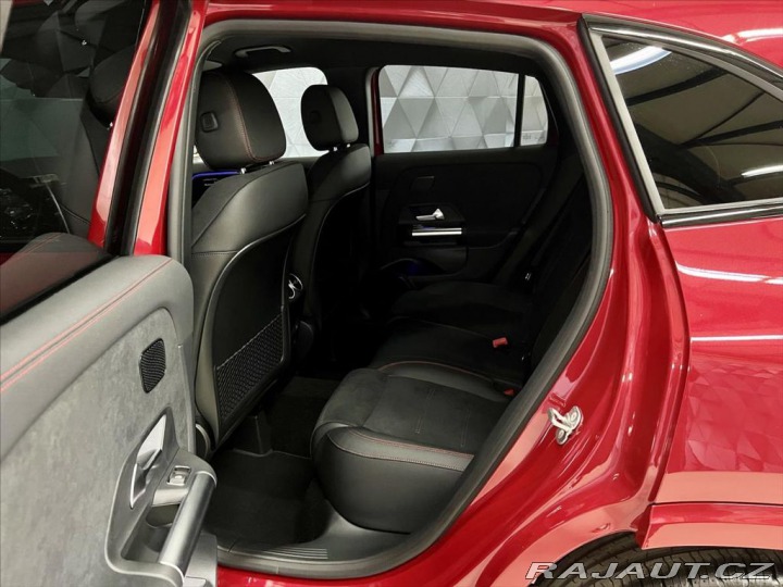 Mercedes-Benz GLA 200d 4M AMG, TAŽNÉ, KEYLE 2024