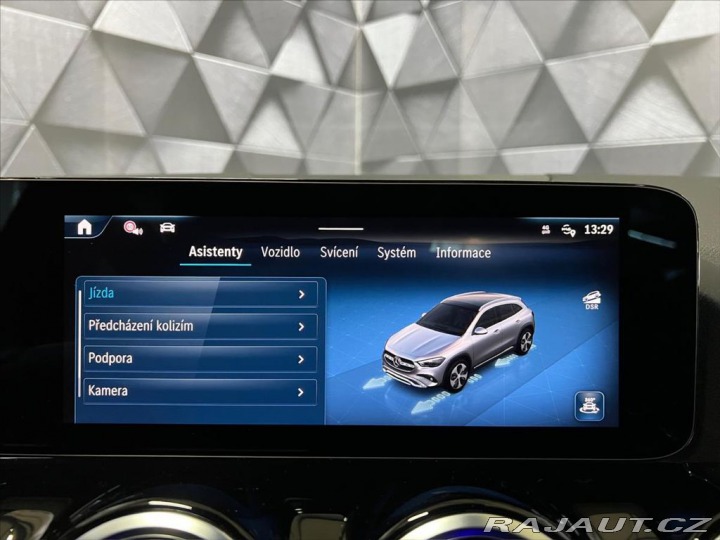Mercedes-Benz GLA 200d 4M AMG, TAŽNÉ, KEYLE 2024