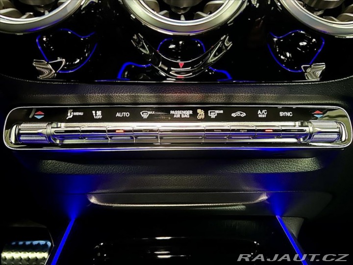 Mercedes-Benz GLA 200d 4M AMG, TAŽNÉ, KEYLE 2024