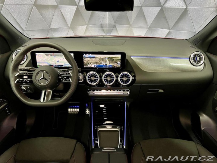 Mercedes-Benz GLA 200d 4M AMG, TAŽNÉ, KEYLE 2024