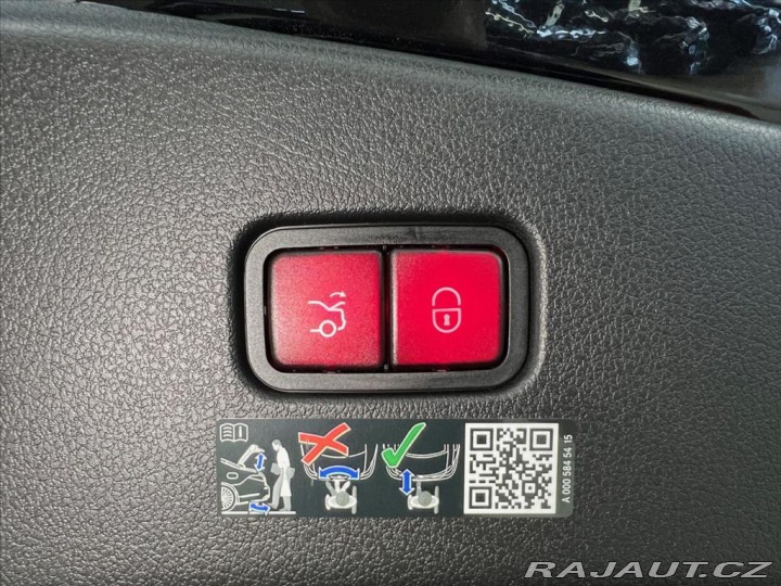 Mercedes-Benz Ostatní modely 300 4MATIC AMG, PANORAMA 2024