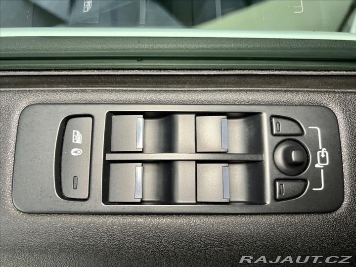 Land Rover Discovery TD4 180k 4WD PURE, NAVIGA 2018