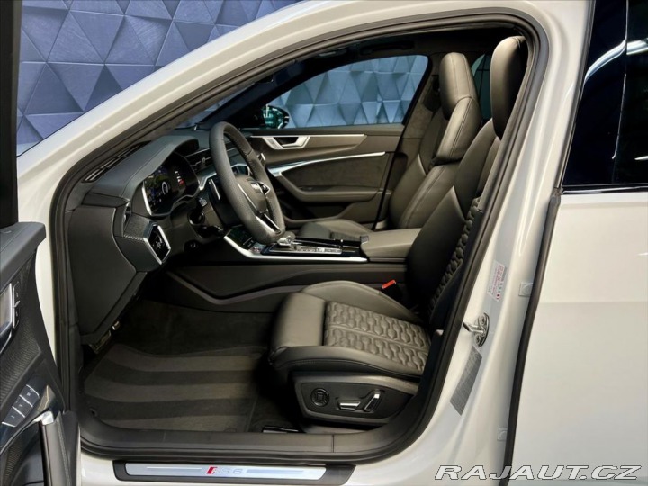 Audi RS6 PERFORMANCE FULL, AKRAPOV 2025