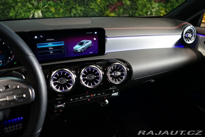 Mercedes-Benz CLA 180*AMG*CARPLAY*CAMERA*LE 2022