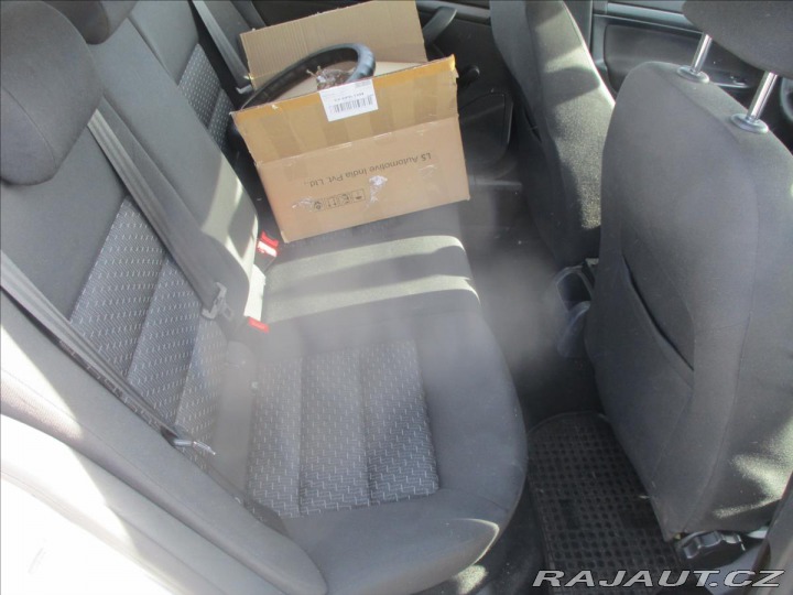 Škoda Octavia 1,6 TDi 77kw Ambiente, be 2011