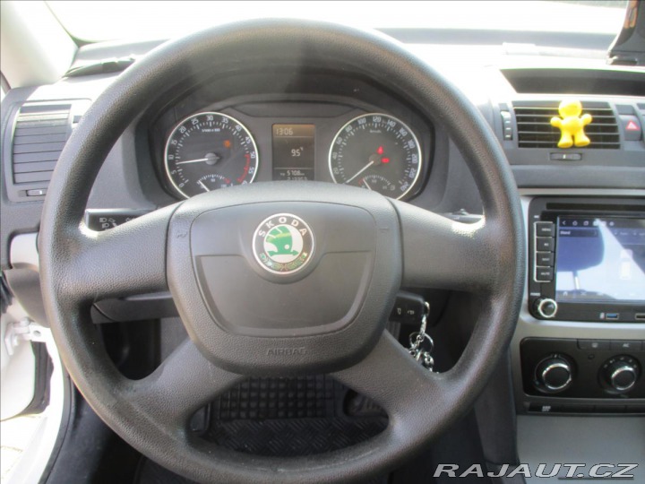 Škoda Octavia 1,6 TDi 77kw Ambiente, be 2011