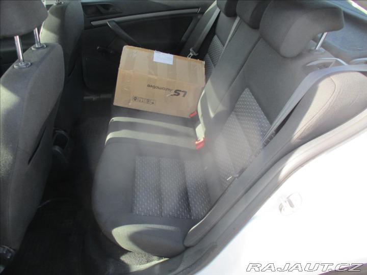 Škoda Octavia 1,6 TDi 77kw Ambiente, be 2011