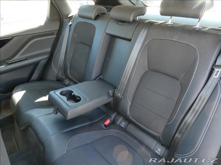 Jaguar F-Pace 2,0 d 132kW, R-Sport, 2.Č 2017