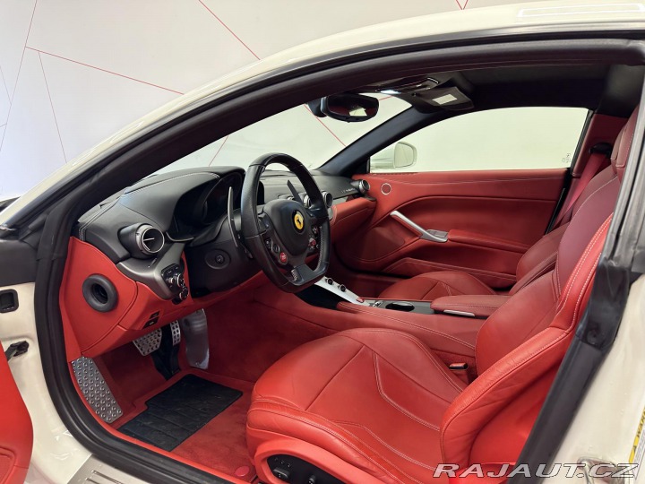 Ferrari Ostatní modely F12 Berlinetta LIFT*CARBON*CAMERA*TOP SP 2012