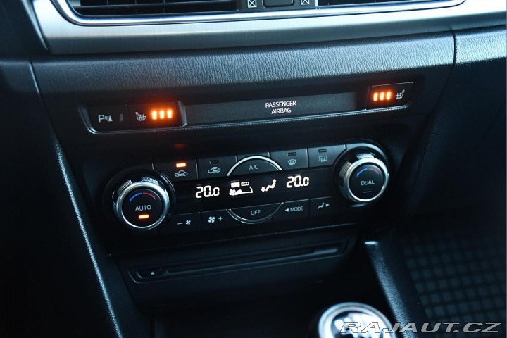 Mazda 3 2,0i 165HP 2xKOLA HUD KAM 2015