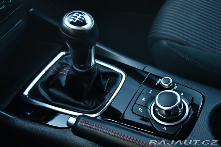 Mazda 3 2,0i 165HP 2xKOLA HUD KAM 2015