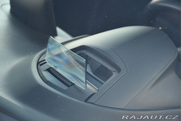 Mazda 3 2,0i 165HP 2xKOLA HUD KAM 2015