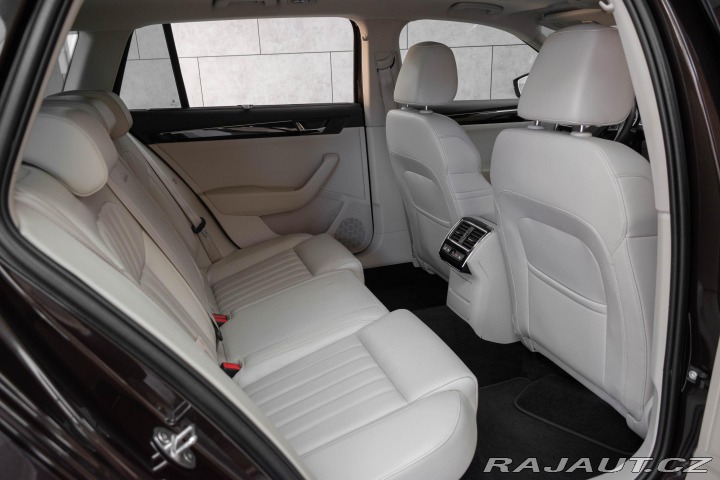 Škoda Superb 2.0 TDI 4x4 *REZERVACE* 2017