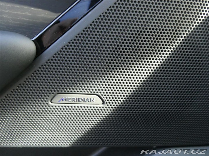 Land Rover Range Rover Velar 3,0 D300 Dynam HSE,1maj,Č 2023