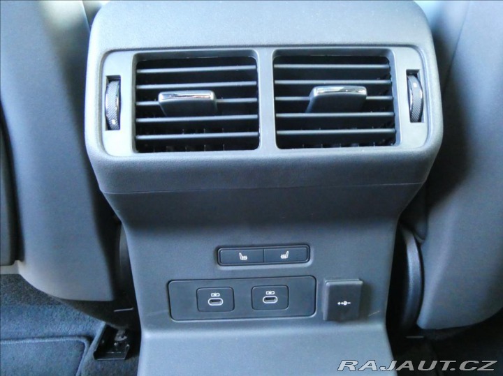 Land Rover Range Rover Velar 3,0 D300 Dynam HSE,1maj,Č 2023