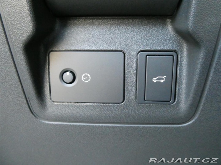 Land Rover Range Rover Velar 3,0 D300 Dynam HSE,1maj,Č 2023