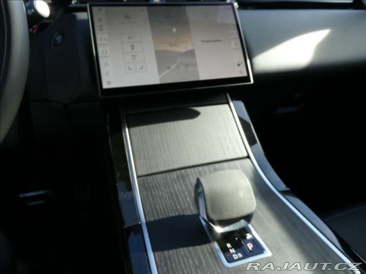 Land Rover Range Rover Velar 3,0 D300 Dynam HSE,1maj,Č 2023